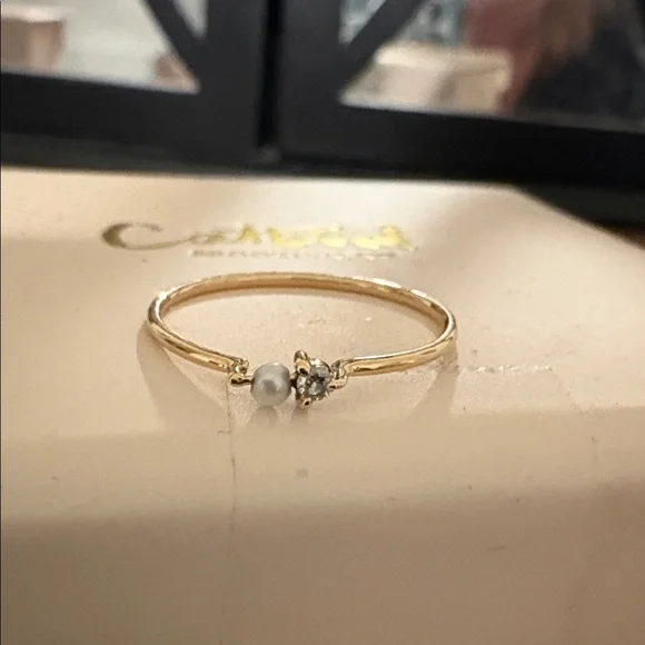 Catbird Dewdrop Ring - Picture 14 of 15